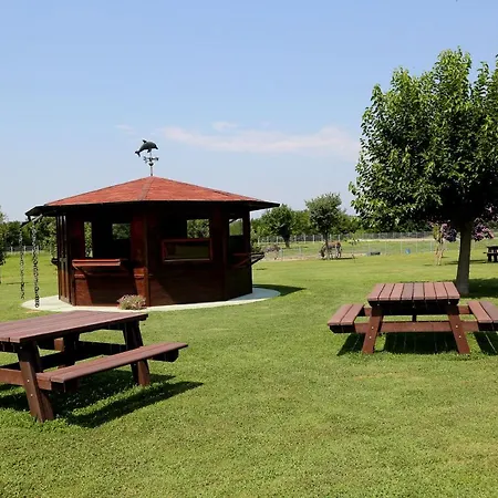 Azienda Agrituristica Ai Prai Bed & Breakfast *